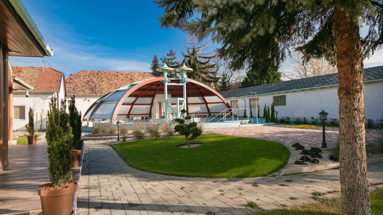 Aquasol Resort Mosonmagyaróvár Eksteriør bilde