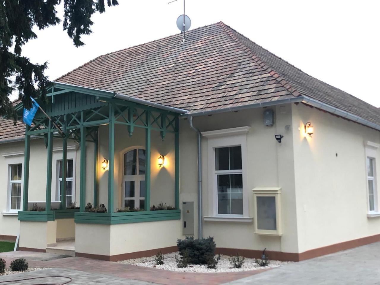 Aquasol Resort Mosonmagyaróvár Eksteriør bilde